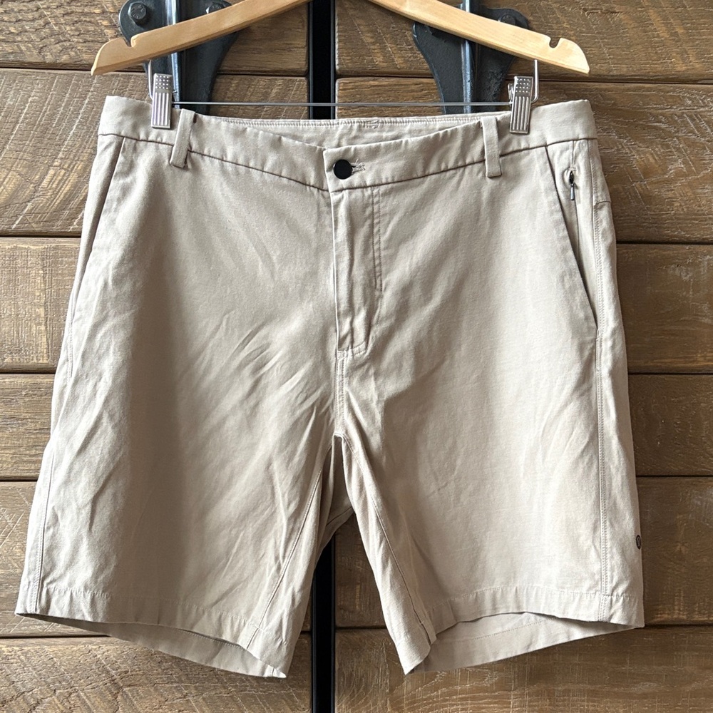 Lululemon Athletica Men’s Flat Front Shorts - Khaki